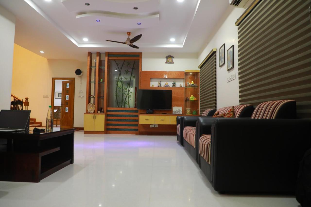 Hill View Paradise - 2Bhk'S & Rooms - A Golden Group Of Premium Home Stays - Тирупати Екстериор снимка