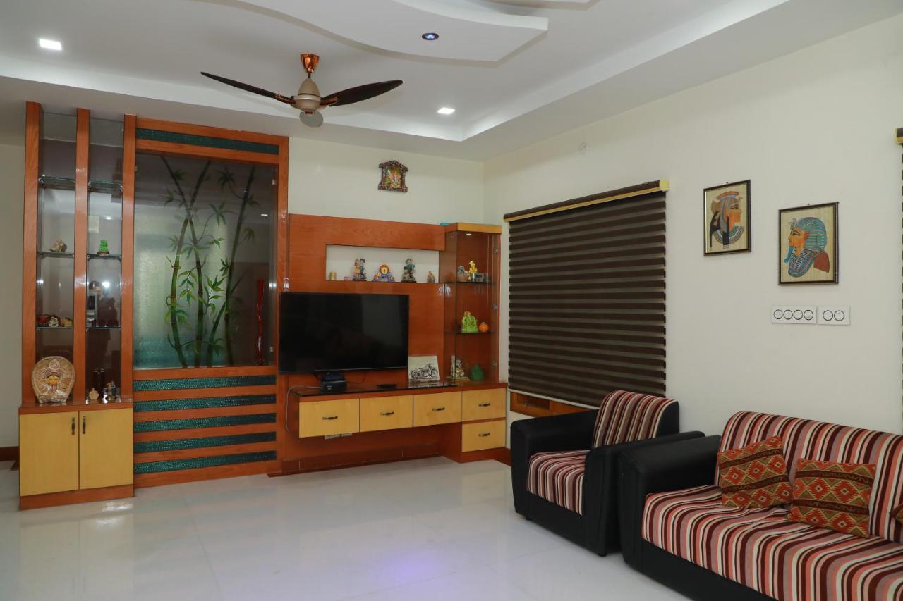 Hill View Paradise - 2Bhk'S & Rooms - A Golden Group Of Premium Home Stays - Тирупати Екстериор снимка