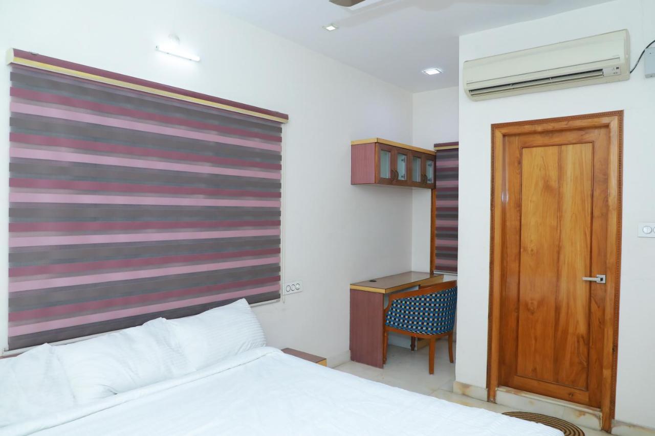 Hill View Paradise - 2Bhk'S & Rooms - A Golden Group Of Premium Home Stays - Тирупати Екстериор снимка