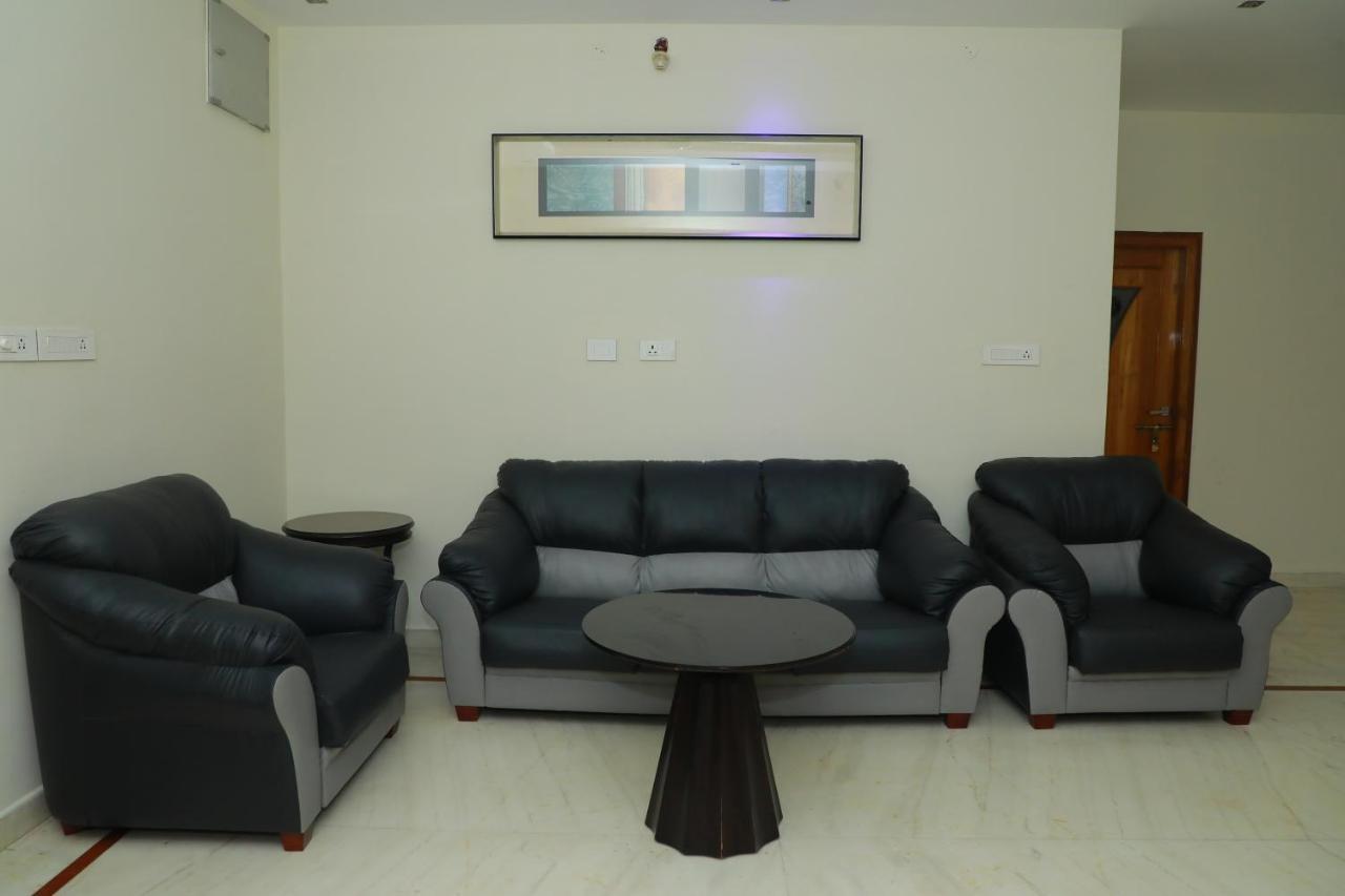 Hill View Paradise - 2Bhk'S & Rooms - A Golden Group Of Premium Home Stays - Тирупати Екстериор снимка