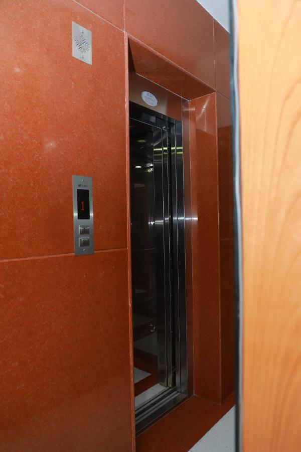 Hill View Paradise - 2Bhk'S & Rooms - A Golden Group Of Premium Home Stays - Тирупати Екстериор снимка