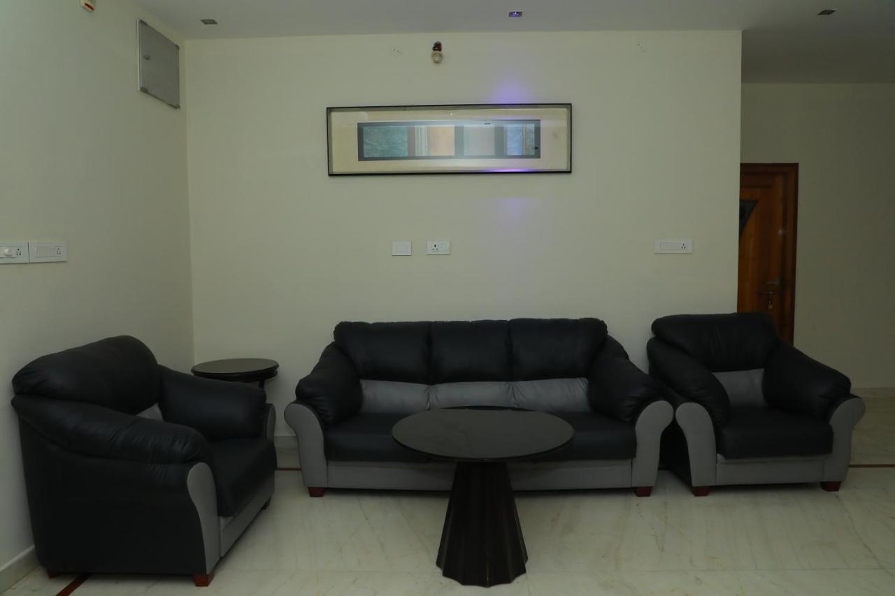 Hill View Paradise - 2Bhk'S & Rooms - A Golden Group Of Premium Home Stays - Тирупати Екстериор снимка